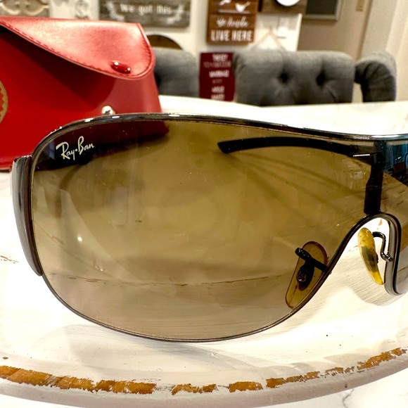 Men’s Ray Ban Sunglasses - Picture 5 of 7